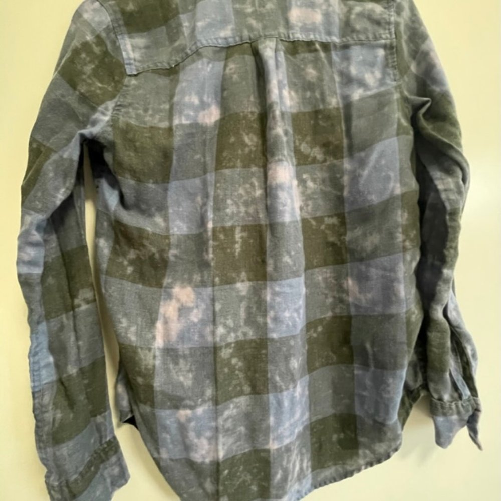 Womens x-small hollister blue and grey button up shirt - Picture 3 of 3